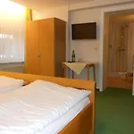 Westfalenhof Garni Hotel 3*